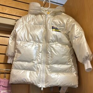 Brand new 100% Down parka for 6-7 years old easy clean material